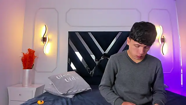 Snapshot of hoot_booys_ chatting on 26, 2, 2026 hoot booys online show from 26, 2, 2026