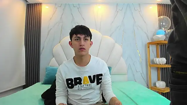 Snapshot of hoot_booys_ chatting on 2, 3, 2026 hoot booys online show from 2, 3, 2026