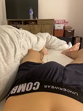 Snapshot of leozin01 chatting on 7, 11, 2025 leozin01 online show from 7, 11, 2025