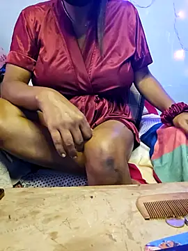 Snapshot of Desi_Maya69 chatting on 2, 12, 2025 Desi Maya69 online show from 2, 12, 2025