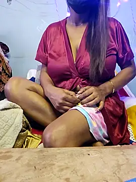 Snapshot of Desi_Maya69 chatting on 4, 12, 2025 Desi Maya69 online show from 4, 12, 2025