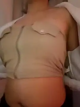 petite coral online show from 8, 2, 2026