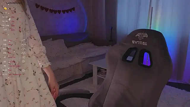 EvelynSin online show from 19, 11, 2025