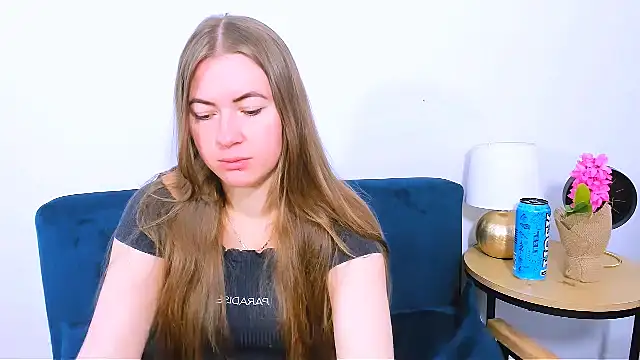 Snapshot of LeaNaughty chatting on 17, 11, 2025 LeaNaughty online show from 17, 11, 2025