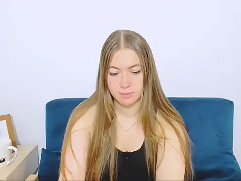 Snapshot of LeaNaughty chatting on 25, 11, 2025 LeaNaughty online show from 25, 11, 2025