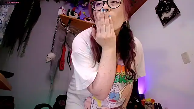 Snapshot of Violetafetish-dirty chatting on 7, 10, 2025 Violetafetish-dirty online show from 7, 10, 2025