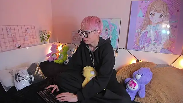 Strawberry Kitty  online show from 6, 11, 2025