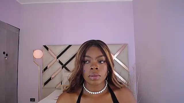 Maiacharris  online show from 11, 4, 2026