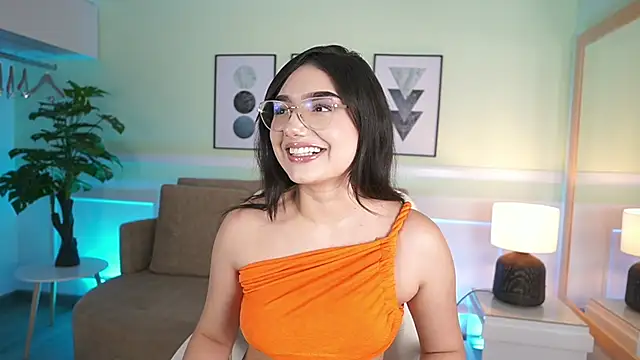 EmilyTurneer online show from 16, 12, 2025