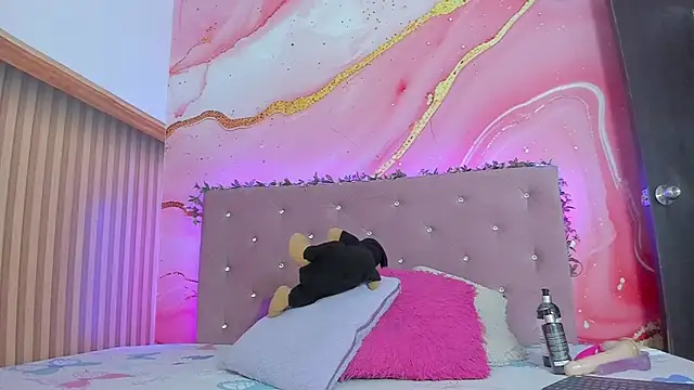 Snapshot of mia__blaze__ chatting on 31, 10, 2025 mia blaze online show from 31, 10, 2025