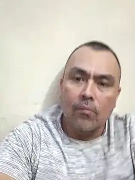 Snapshot of Elchino82-80 chatting on 19, 10, 2025 Elchino82-80 online show from 19, 10, 2025