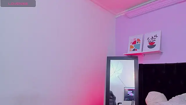 Amelia Brixton online show from 18, 4, 2026