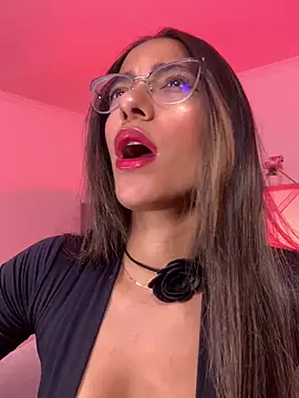 Snapshot of elegant__rouse chatting on 8, 5, 2026 elegant rouse online show from 8, 5, 2026