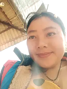 Snapshot of Sinhlinh2020 chatting on 2, 12, 2025 Sinhlinh2020 online show from 2, 12, 2025