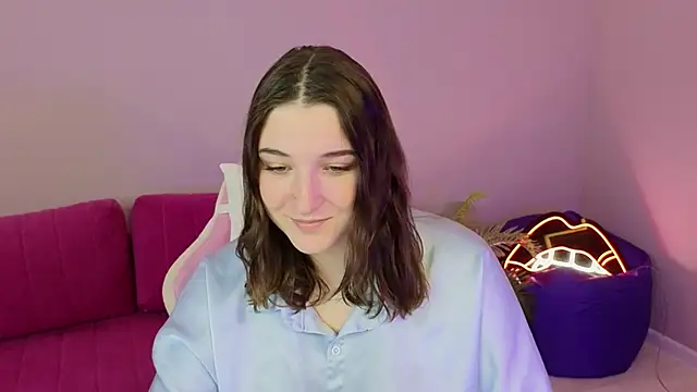 AnnieDodge online show from 18, 10, 2025