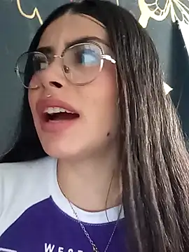 kaileyrivers online show from 15, 4, 2026