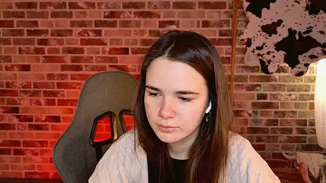 May Bloom online show from 18, 2, 2026