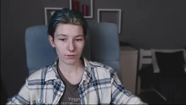 Snapshot of guitarandangell chatting on 25, 10, 2025 guitarandangell online show from 25, 10, 2025