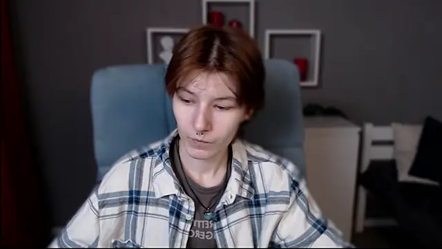 Snapshot of guitarandangell chatting on 26, 11, 2025 guitarandangell online show from 26, 11, 2025