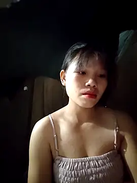 Snapshot of linh-miu99 chatting on 11, 11, 2025 linh-miu99 online show from 11, 11, 2025