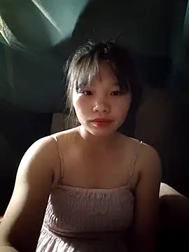 Snapshot of linh-miu99 chatting on 11, 11, 2025 linh-miu99 online show from 11, 11, 2025