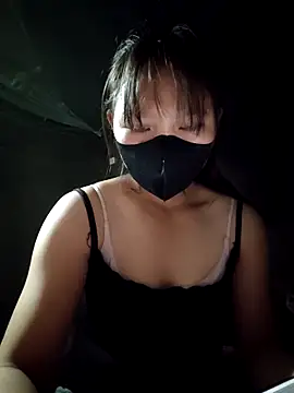 Snapshot of linh-miu99 chatting on 13, 11, 2025 linh-miu99 online show from 13, 11, 2025