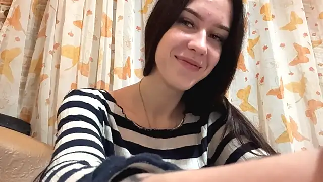 Snapshot of LoreleiFolta chatting on 3, 11, 2025 LoreleiFolta online show from 3, 11, 2025