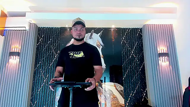 Snapshot of handsome_boys22 chatting on 18, 10, 2025 handsome boys22 online show from 18, 10, 2025