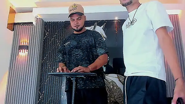 Snapshot of handsome_boys22 chatting on 27, 10, 2025 handsome boys22 online show from 27, 10, 2025