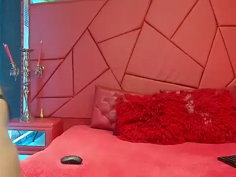 Snapshot of DolyTorre chatting on 27, 11, 2025 DolyTorre online show from 27, 11, 2025