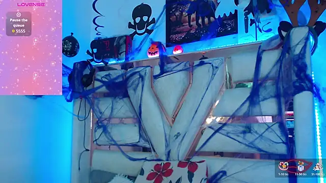 Hanna Plum online show from 25, 10, 2025