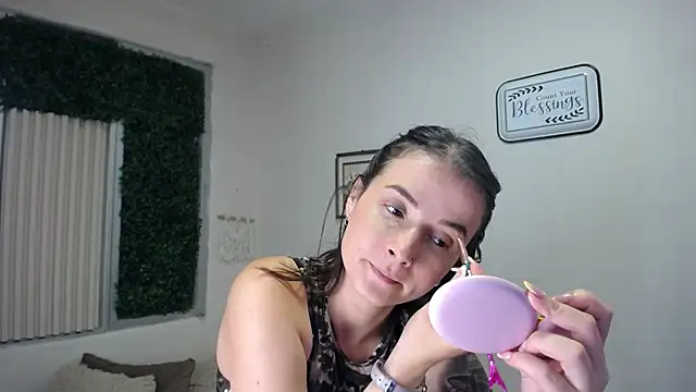 Snapshot of Emma_sweet_hot chatting on 6, 6, 2026 Emma sweet hot online show from 6, 6, 2026