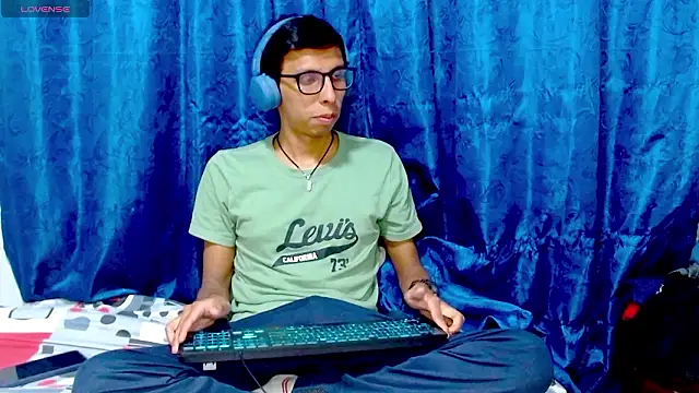 DavTwink3100 online show from 18, 2, 2026