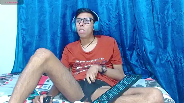 DavTwink3100 online show from 16, 4, 2026