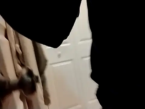 Snapshot of burby79 chatting on 4, 12, 2025 burby79 online show from 4, 12, 2025