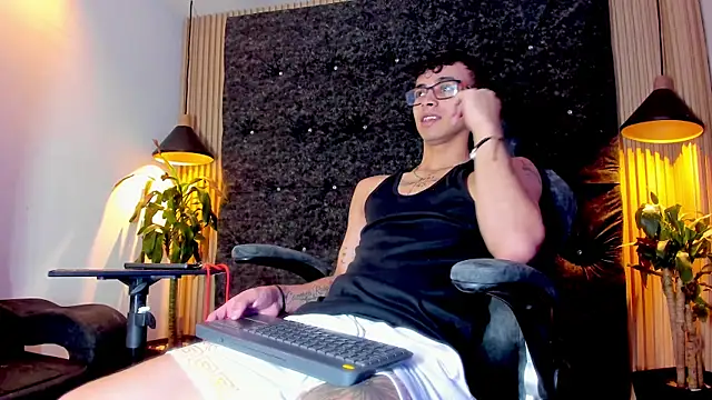 the fenix boy online show from 6, 11, 2025