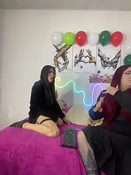 Snapshot of Agattha22 chatting on 2, 12, 2025 Agattha22 online show from 2, 12, 2025