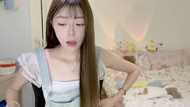 Snapshot of Onecutelittle chatting on 13, 11, 2025 Onecutelittle online show from 13, 11, 2025