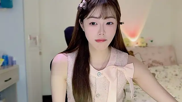 Snapshot of Onecutelittle chatting on 2, 12, 2025 Onecutelittle online show from 2, 12, 2025