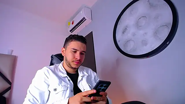 mike 257 online show from 2, 12, 2025