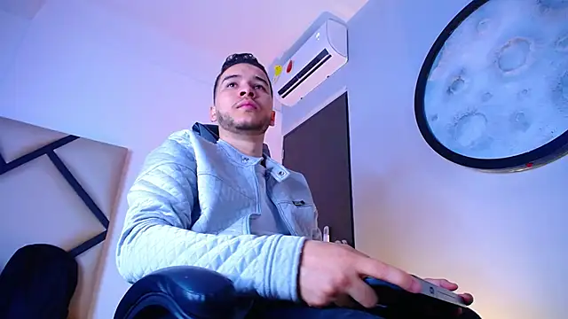 mike 257 online show from 5, 12, 2025