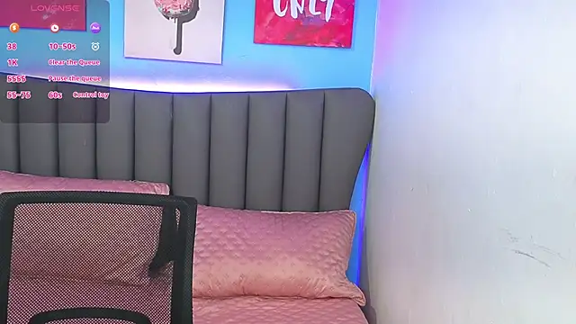 Snapshot of Aria_Russo chatting on 28, 11, 2025 Aria Russo online show from 28, 11, 2025