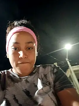 Snapshot of NahomiWalker_ chatting on 5, 11, 2025 NahomiWalker online show from 5, 11, 2025