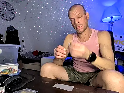 Kinky Play1 online show from 1, 2, 2026