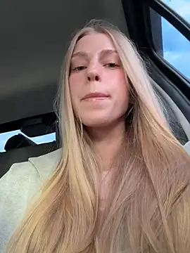 kira mia online show from 25, 5, 2026
