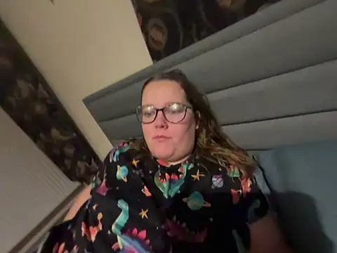 Scarletcum22 online show from 17, 12, 2025