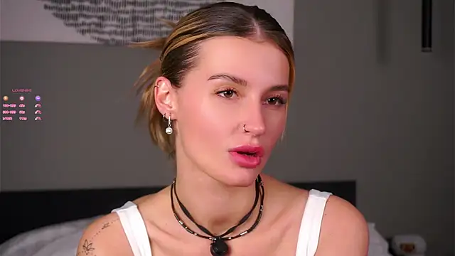 Snapshot of buvei chatting on 17, 11, 2025 buvei online show from 17, 11, 2025