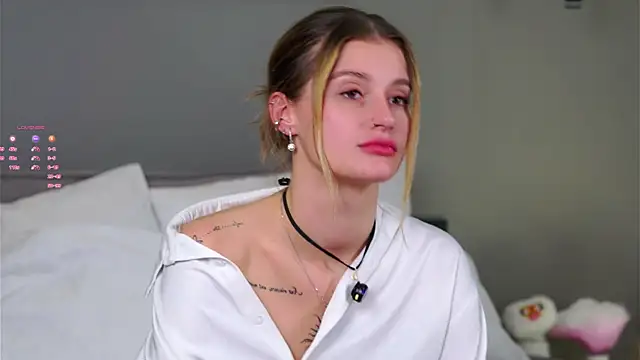 Snapshot of buvei chatting on 3, 12, 2025 buvei online show from 3, 12, 2025