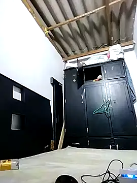 Snapshot of LyliaWood chatting on 20, 10, 2025 LyliaWood online show from 20, 10, 2025