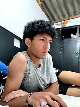 Snapshot of LyliaWood chatting on 23, 10, 2025 LyliaWood online show from 23, 10, 2025